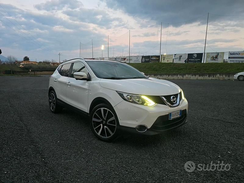 Usata Nissan Qashqai Tekna 110 CV (80 kW) 2016 Bianco SUV