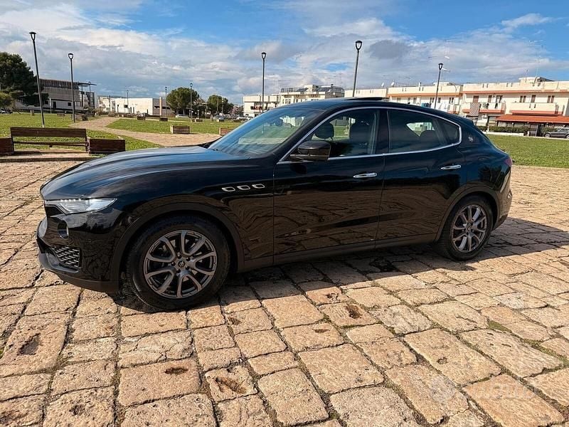 Usata Maserati GranSport 275 CV (202 kW) 2020 Nero Station wagon