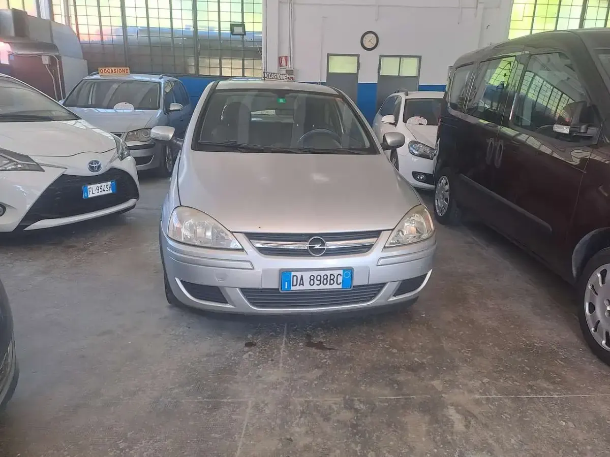 Używany Opel Corsa 75 KM (55 kW) 2008 Szary Hatchback