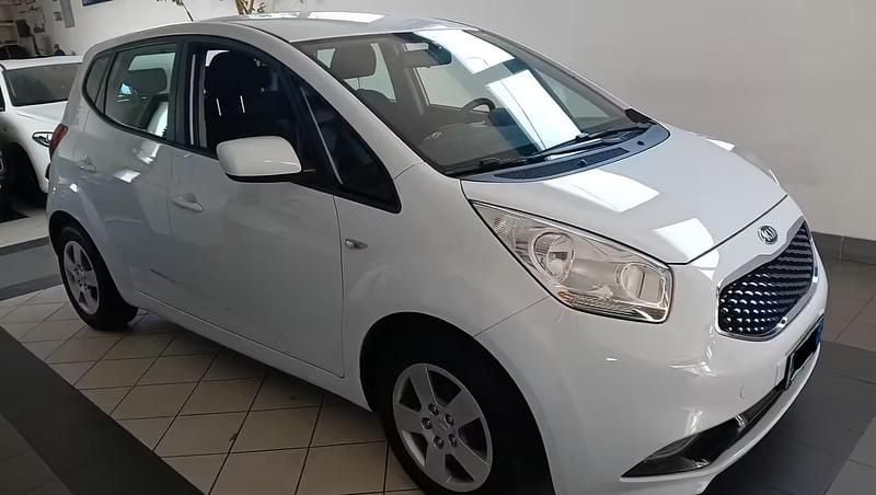 Usata Kia Venga Active 89 CV (65 kW) 2017 Bianco Utilitaria