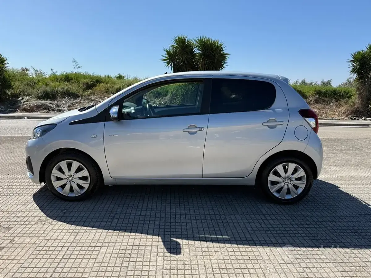 Usata Peugeot 108 Allure 72 CV (52 kW) 2021 Grigio Berlina
