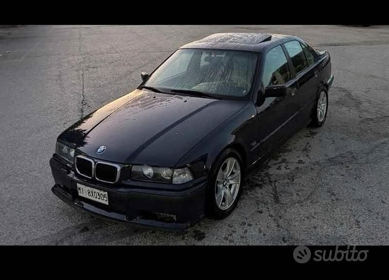 Usata BMW 318 116 CV (85 kW) 1991 Blu Berlina
