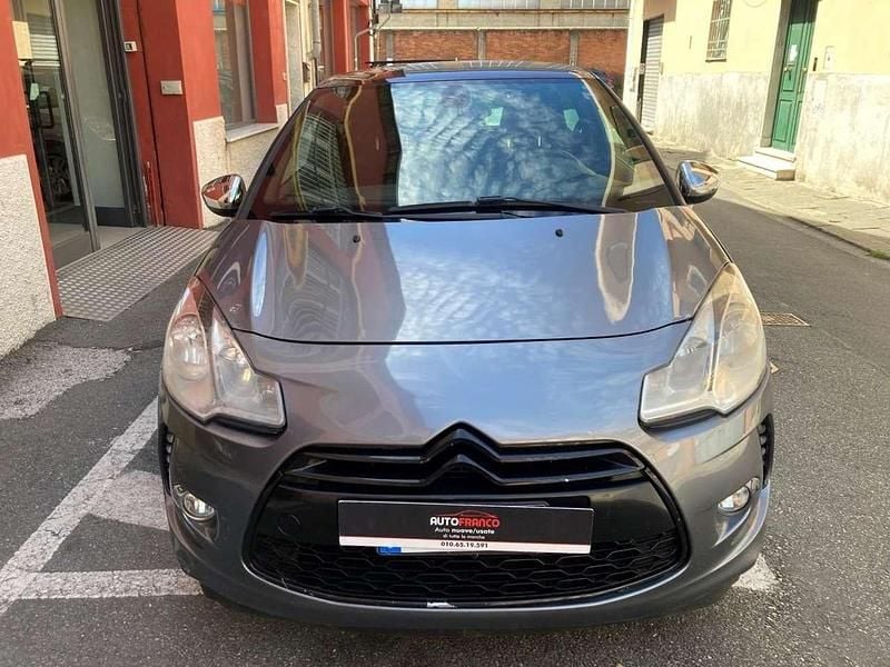 Grigio Usata 2011 Citroën DS3 Sport Chic Berlina | 5000 € (Buon prezzo) - Immagine 1/4