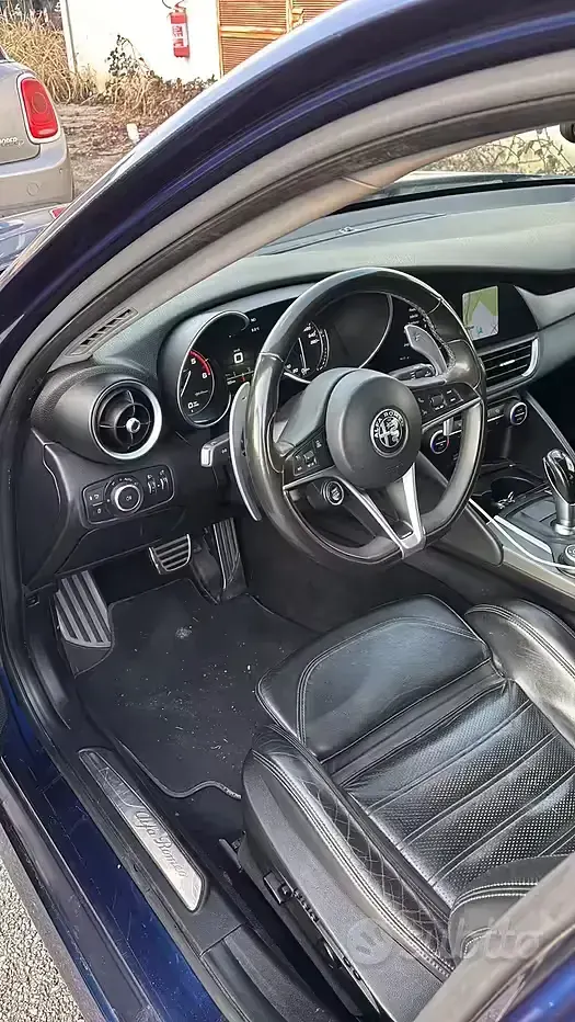 Usata Alfa Romeo Giulia 210 CV (154 kW) 2018 Bluazzurro Berlina