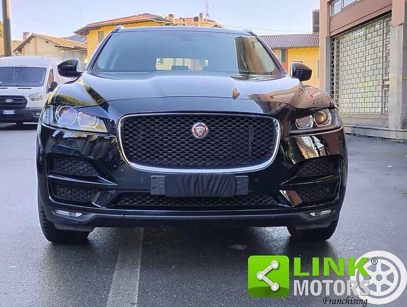Usata Jaguar F-Pace Portfolio 180 CV (132 kW) 2018 Black santorini SUV