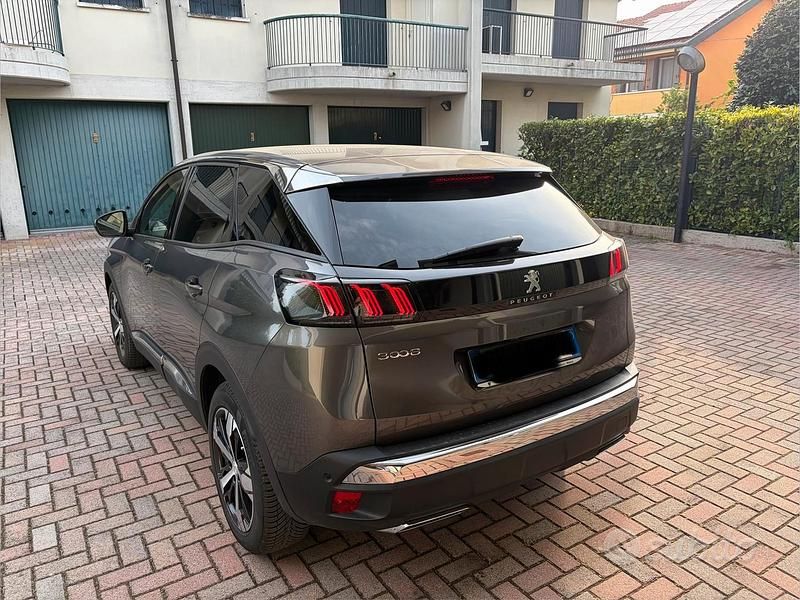 Gebraucht Peugeot 3008 131 PS (96 kW) 2022 Grau SUV