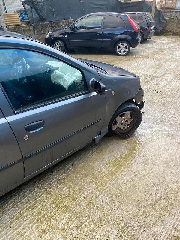 Usata Fiat Punto 2003 Grigio Berlina