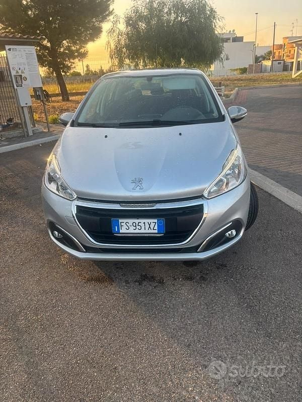 Usata Peugeot 208 Active 75 CV (55 kW) 2019 Grigio Utilitaria
