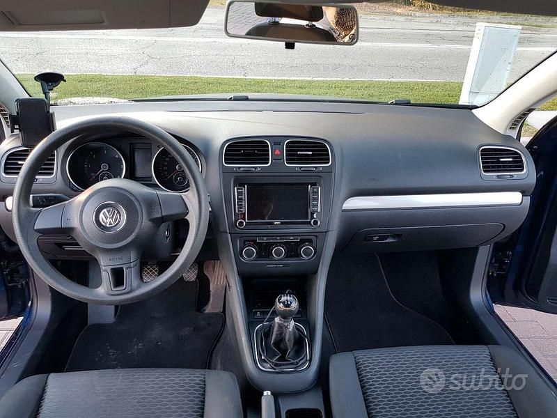 Usata VW Golf VI 102 CV (75 kW) 2010 Blu Utilitaria