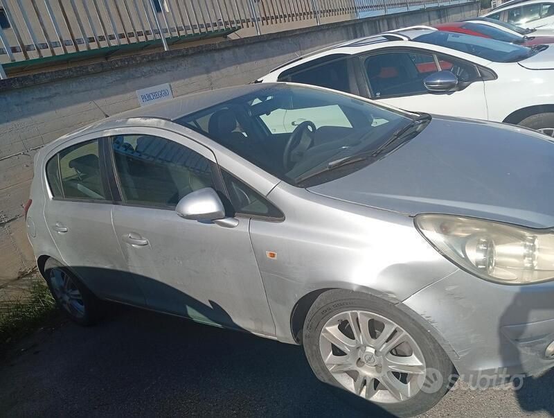 Usata Opel Corsa 69 CV (50 kW) 2007 Grigio Berlina