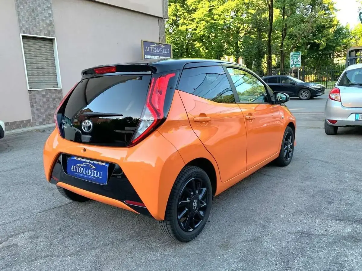 Usata Toyota Aygo X-clusiv 72 CV (52 kW) 2020 Other Utilitaria
