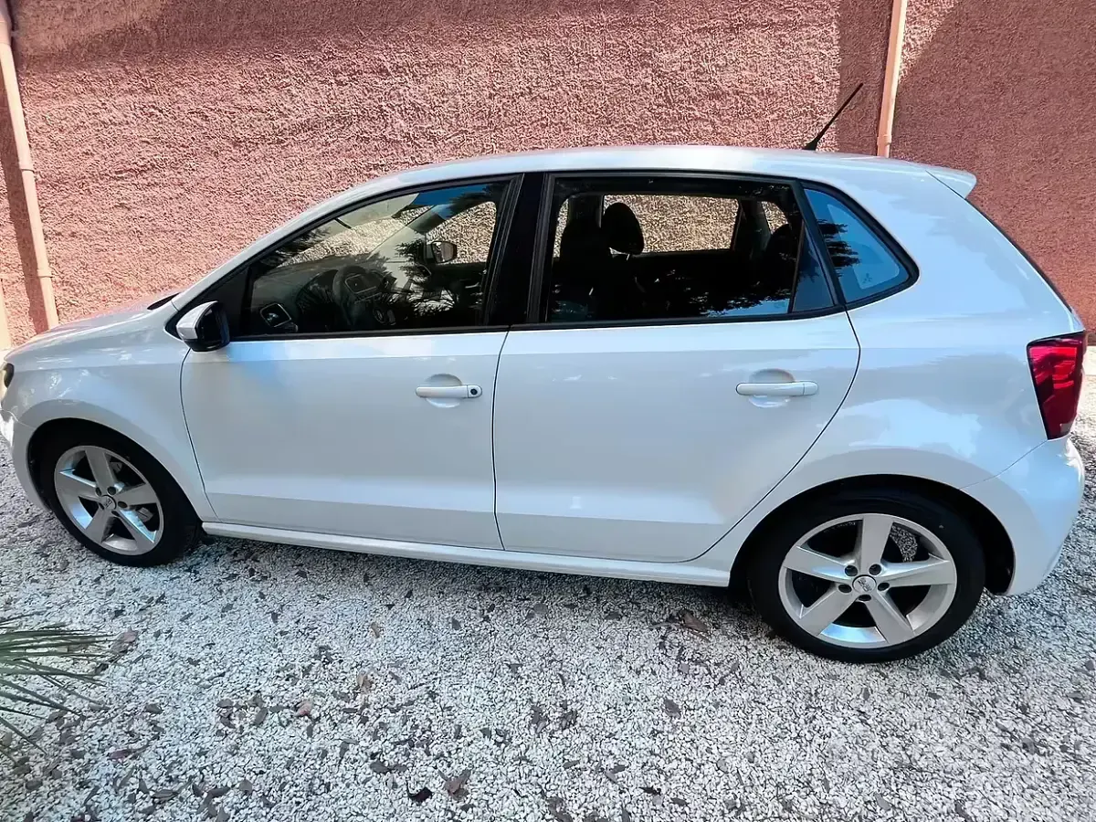 Usata VW Polo Comfortline 75 CV (55 kW) 2010 Bianco Utilitaria