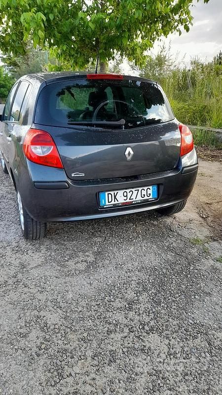 Usata Renault Clio II 85 CV (62 kW) 2007 Nero Berlina