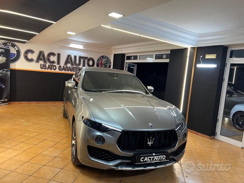 Usata Maserati Levante GranLusso 250 CV (183 kW) 2018 Grigio SUV