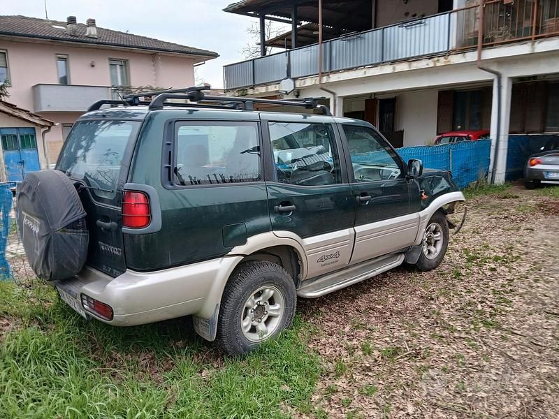 Usata Nissan Terrano SE 125 CV (91 kW) 1999 Verde SUV