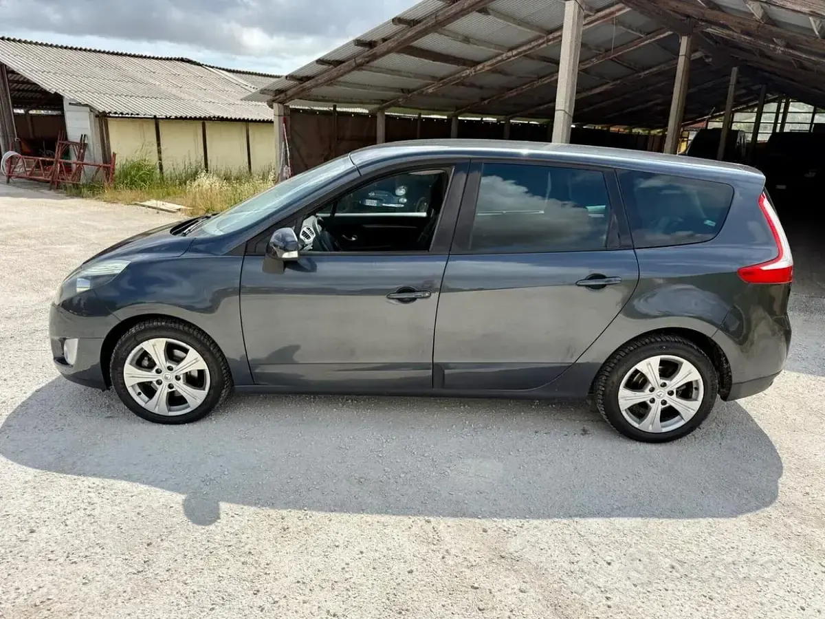Usata Renault Scénic III 130 CV (95 kW) 2011 Nero Monovolume