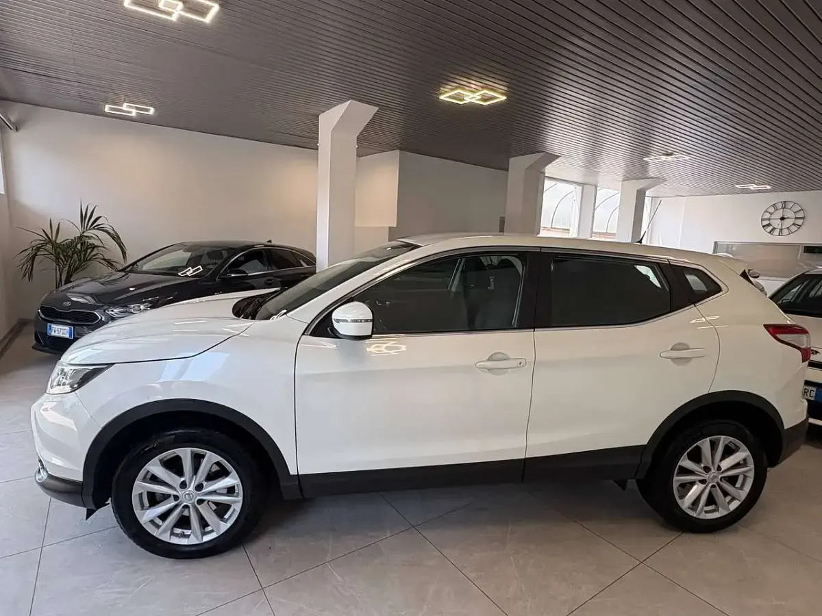 Usata Nissan Qashqai Acenta 116 CV (85 kW) 2016 Bianco SUV