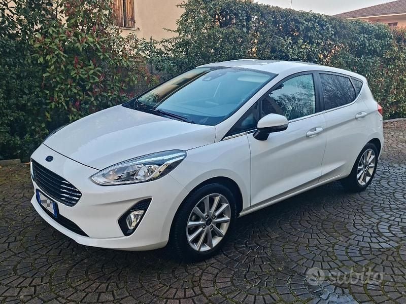 Usata Ford Fiesta Titanium 85 CV (62 kW) 2019 Bianco Utilitaria