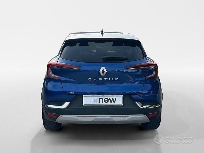 Usata Renault Captur Techno 140 CV (102 kW) 2023 Blu SUV