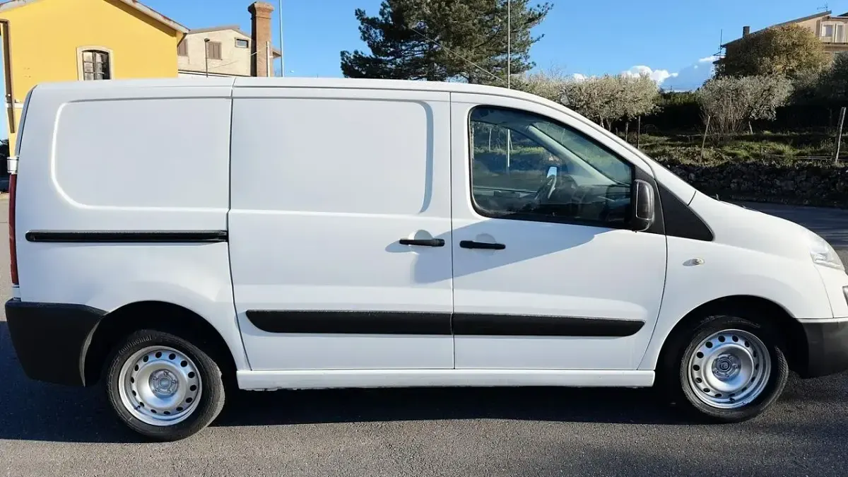Usata Fiat Scudo 127 CV (93 kW) 2012 Bianco