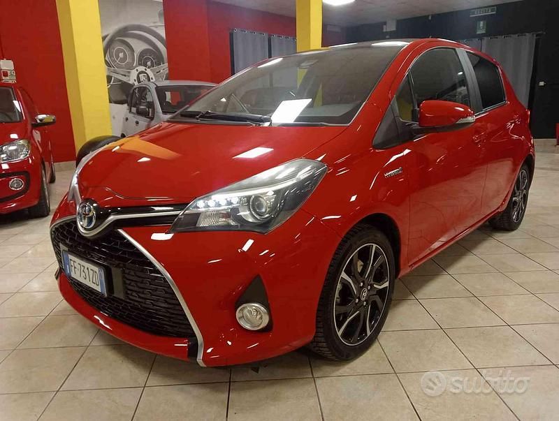 Usata Toyota Yaris Style 73 CV (53 kW) 2016 Rosso Berlina