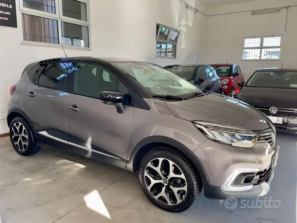 Käytetty Renault Captur Intens 90 HP (66 kW) 2019 Harmaa Katumaasturi