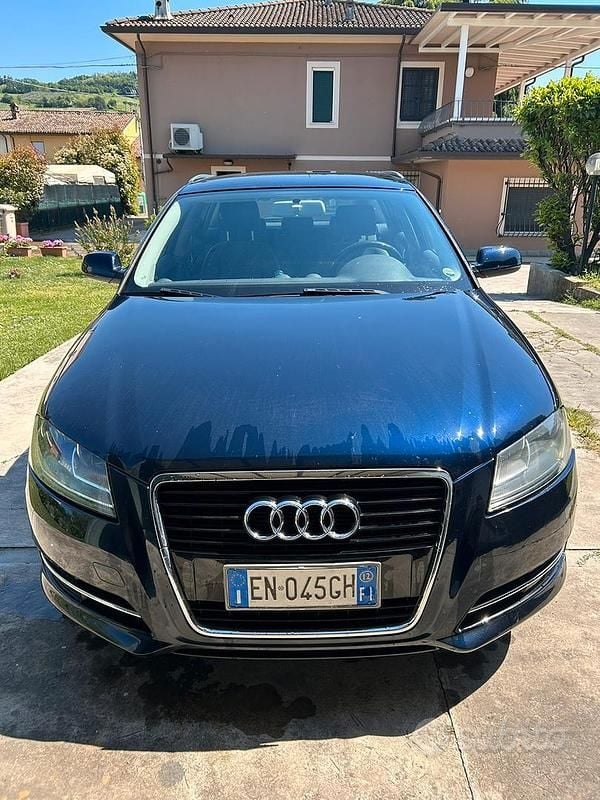 Blu Usata 2012 Audi A3 Due volumi | 4980 € (Buon prezzo) - Immagine 1/4