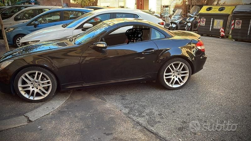 Usata Mercedes SLK280 231 CV (169 kW) 2007 Nero Cabrio