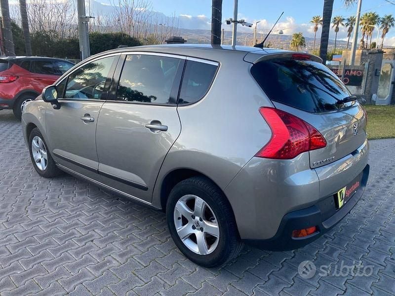 Usata Peugeot 3008 Business-Line 116 CV (85 kW) 2013 Grigio SUV