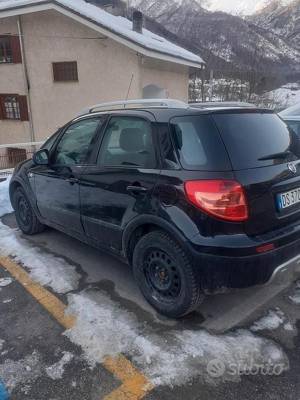 Usata Fiat Sedici 120 CV (88 kW) 2008 Nero SUV