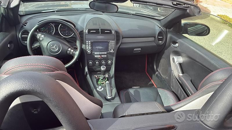 Usata Mercedes SLK280 231 CV (169 kW) 2007 Nero Cabrio