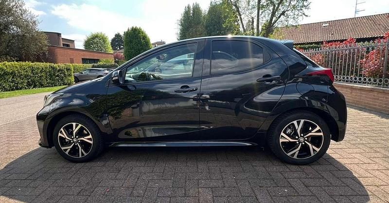 Usata Toyota Yaris Hybrid Trend 116 CV (85 kW) 2024 Nero Berlina
