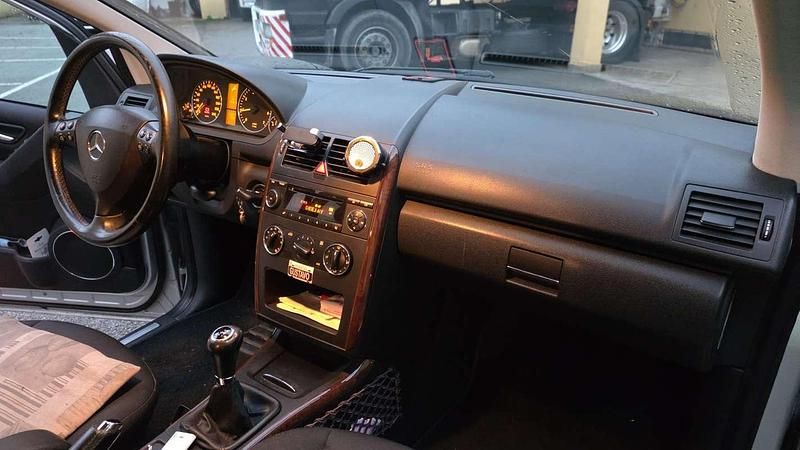 Usata Mercedes 170 Elegance 110 CV (80 kW) 2006 Utilitaria