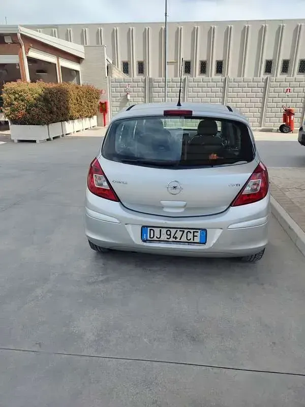 Usata Opel Corsa Cosmo 90 CV (66 kW) 2007 Grigio Utilitaria