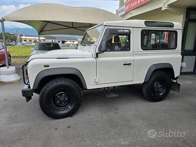 Usata Land Rover Defender S 122 CV (89 kW) 2010 Bianco SUV