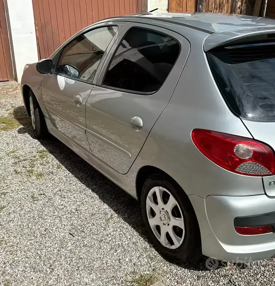 Usata Peugeot 206+ 60 CV (44 kW) 2011 Grigio Utilitaria