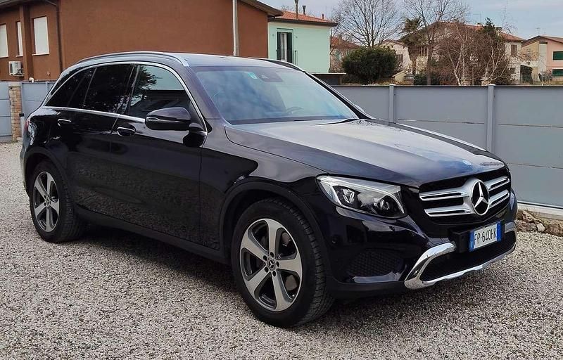 Usata Mercedes GLC220 Premium 170 CV (125 kW) 2017 Nero SUV