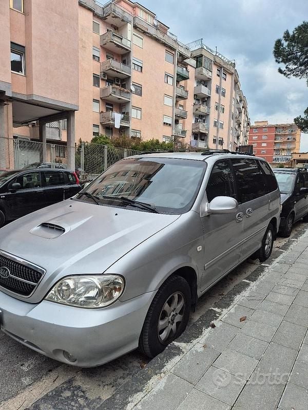Usata Kia Carnival 185 CV (136 kW) 2006 Grigio Monovolume