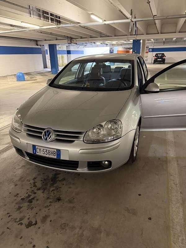 Usata VW Golf IV Sportline 140 CV (102 kW) 2005 Berlina