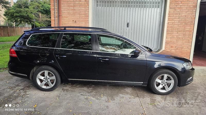 Nero Usata 2012 VW Passat Station wagon | 8000 € (Molto cara) - Immagine 1/4