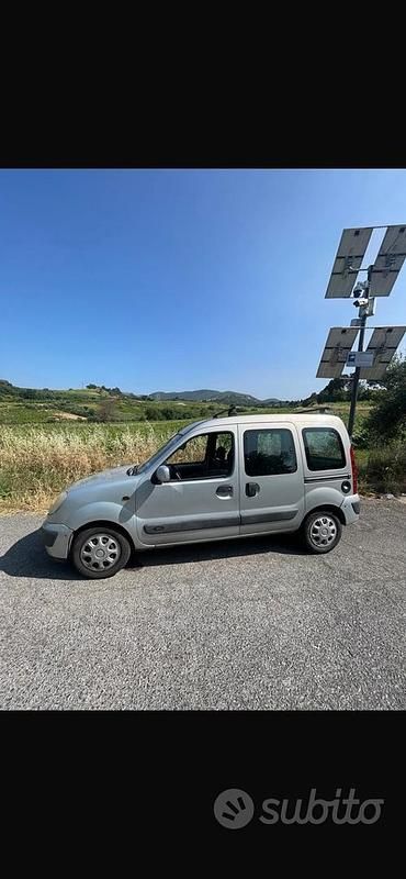 Usata Renault Kangoo 84 CV (61 kW) 2001 Monovolume
