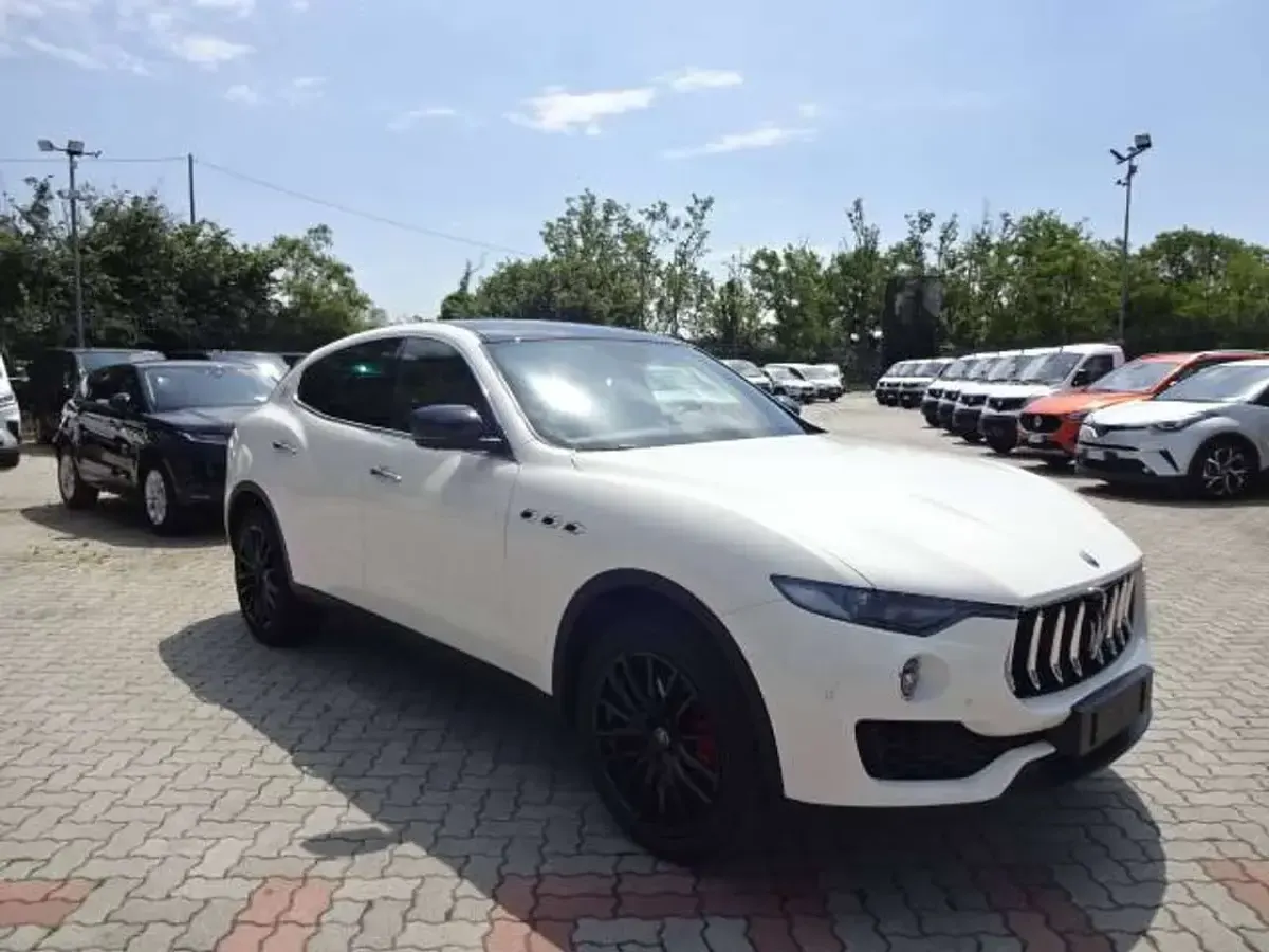 Usata Maserati Levante 349 CV (256 kW) 2018 Bianco SUV
