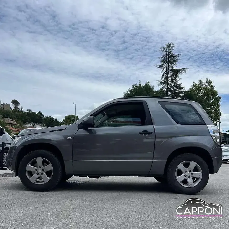 Usata Suzuki Grand Vitara 106 CV (77 kW) 2008 Grigio SUV