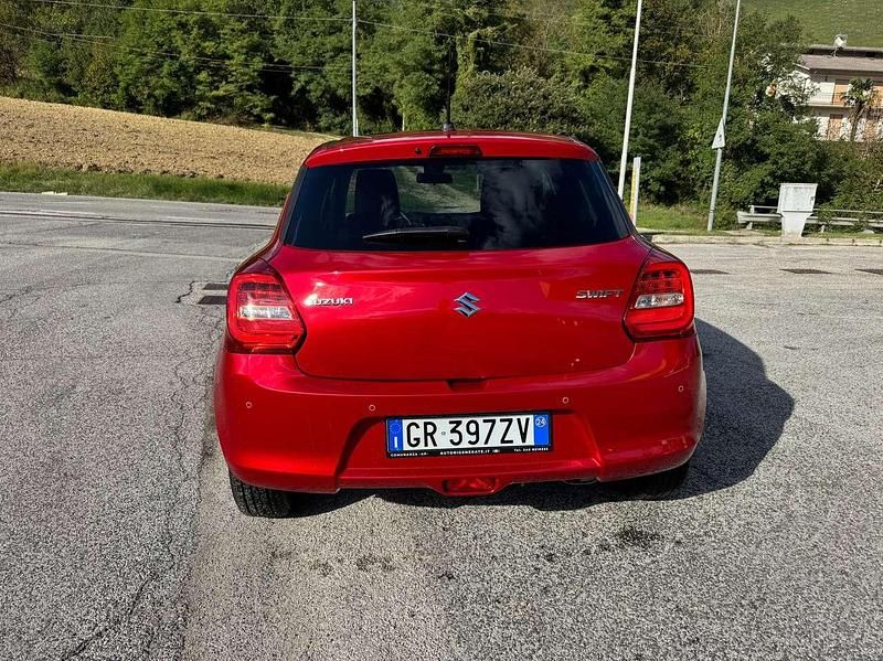 Usata Suzuki Swift 83 CV (61 kW) 2024 Rosso Utilitaria