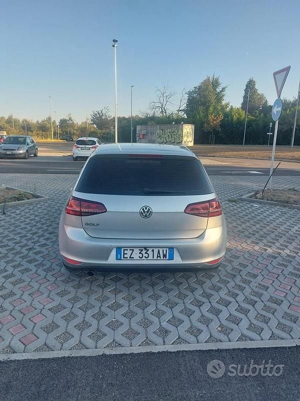 Usata VW Golf VII 110 CV (80 kW) 2015 Grigio Utilitaria