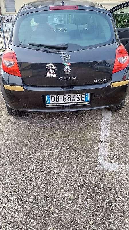 Usata Renault Clio III 68 CV (50 kW) 2006 Nero Berlina