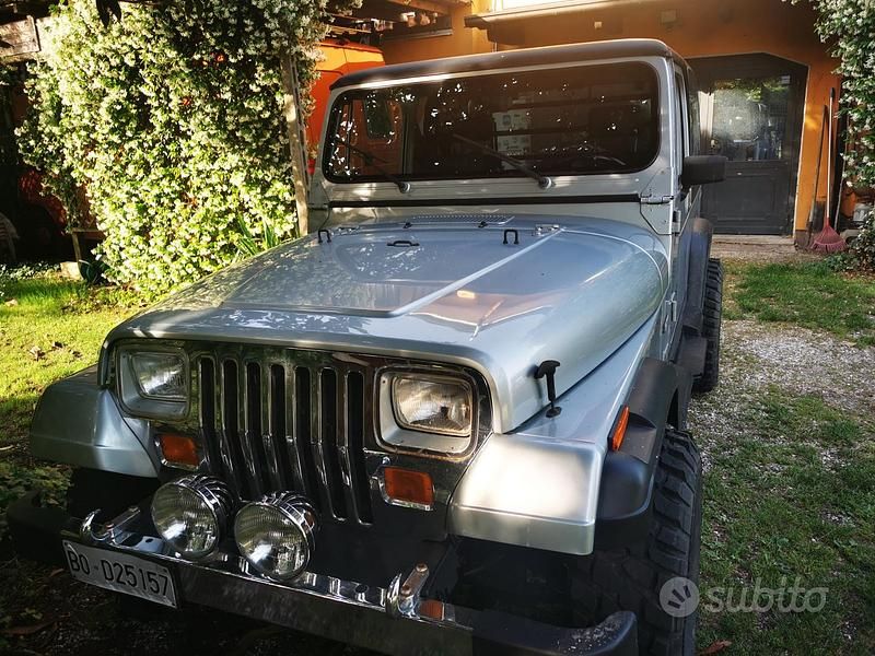 Usata Jeep Wrangler 1988 Grigio SUV