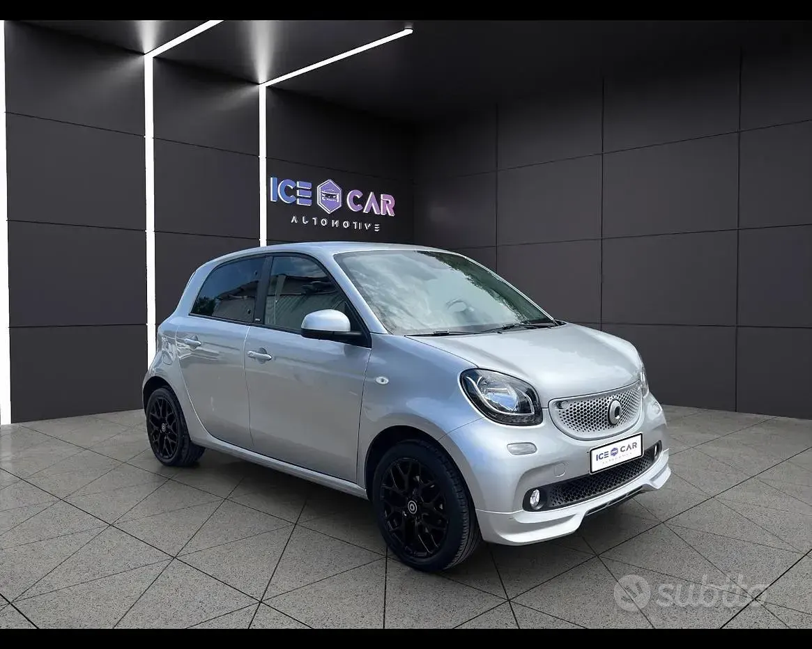 Usata Smart ForFour Superpassion 71 CV (52 kW) 2019 Grigio Utilitaria
