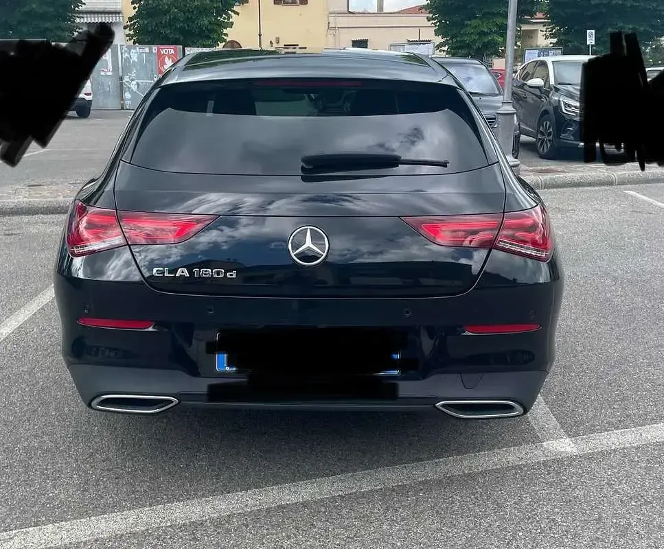 Usata Mercedes CLA180 116 CV (85 kW) 2022 Nero Berlina