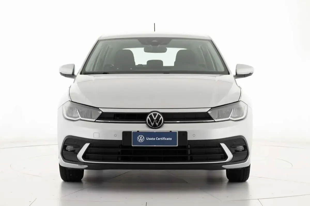 Usata VW Polo Life 95 CV (69 kW) 2023 Argento Utilitaria